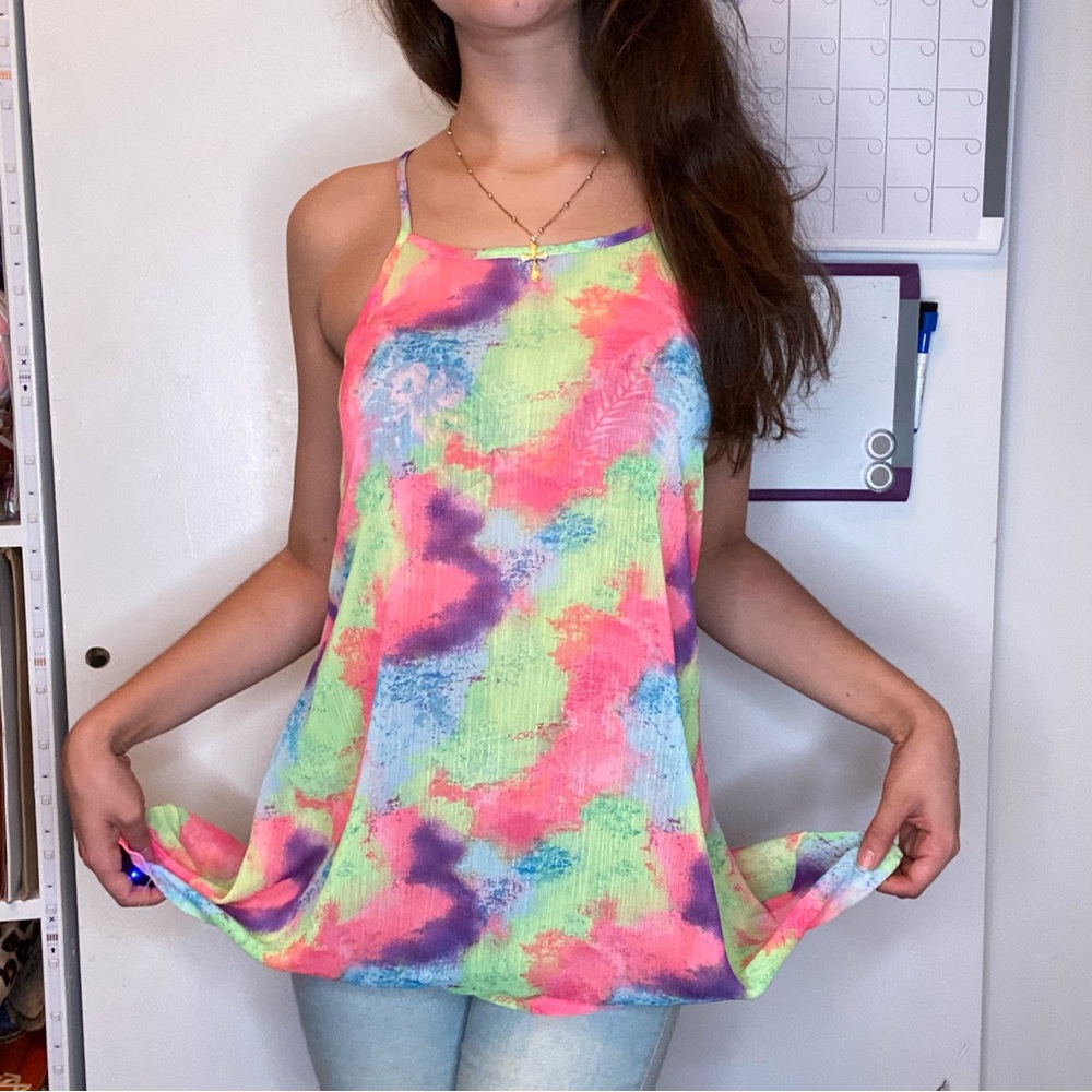 Multicolored SprayPaint Pattern Tank Top - Picture 5 of 8